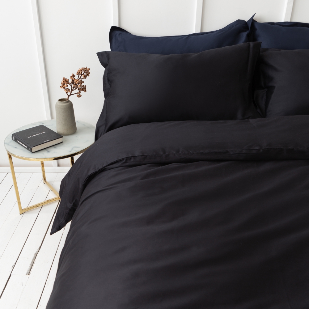 Premium satino audinys „Midnight“. Kangad