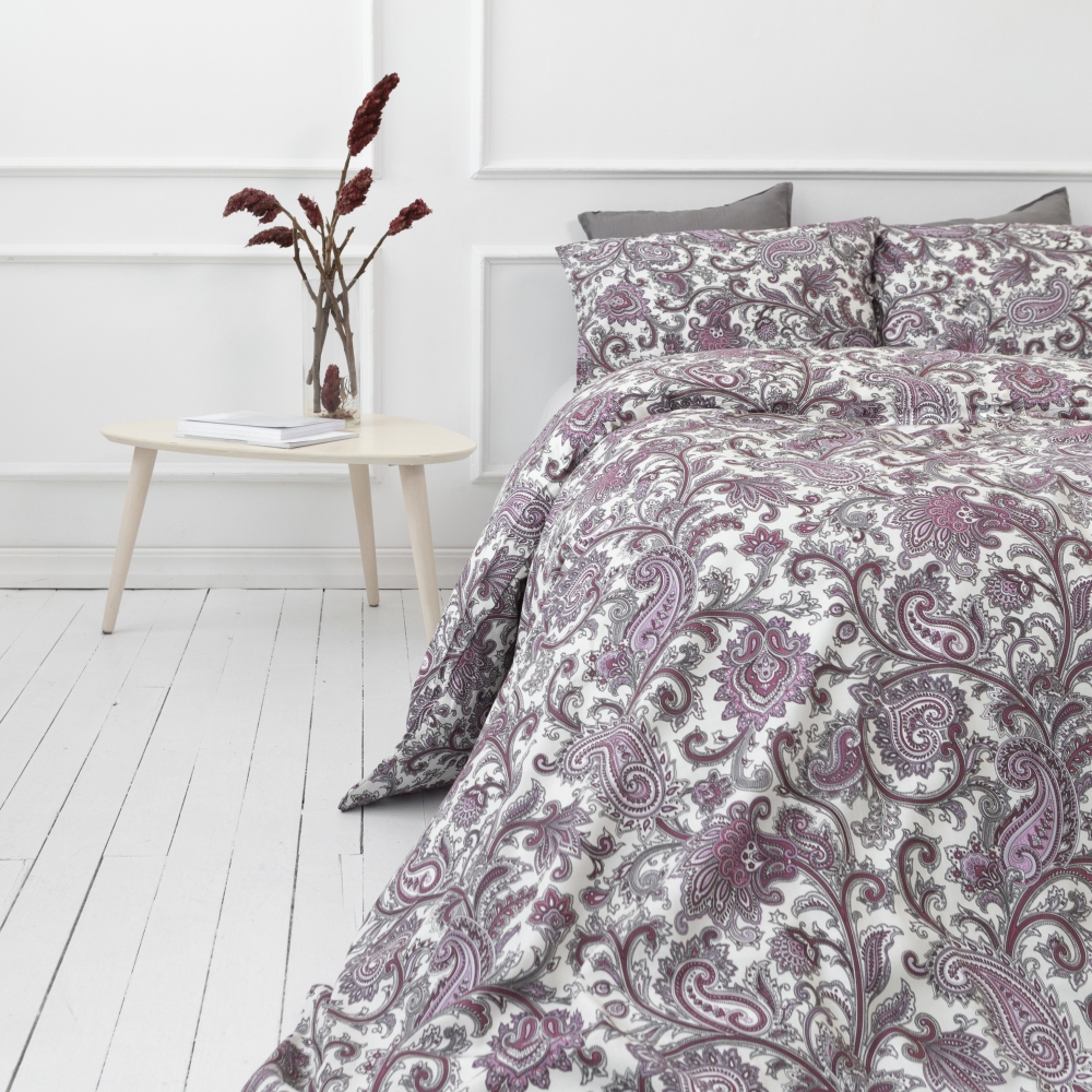 Premium satino audinys „Burgundy“. Kangad