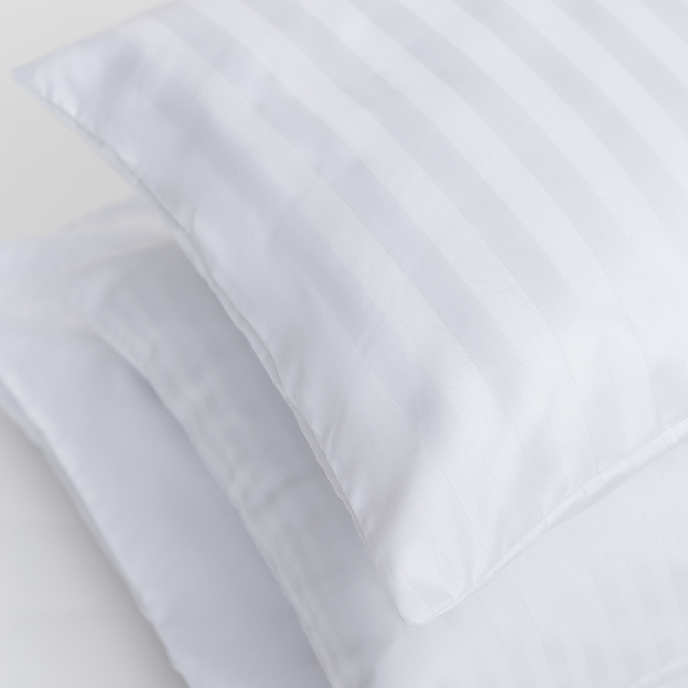 Premium satiinist voodipesu komplekt "Stripe 1 cm". Satiinist voodipesu, 140x200 cm
