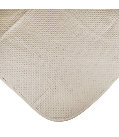 Voodikate „Cream trapuntino Bedspread“. Pleedid