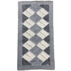 Vaip „Grey Diamond Mosaic Rug“, 70x140 cm. Ristkülikukujuline hall vaip kreemikarva ristkülikutega kaldus rombumustris. Vaip „Grey Diamond Mosaic Rug“, 70x140 cm. Ristkülikukujuline hall vaip kreemikarva ristkülikutega kaldus rombumustris.
