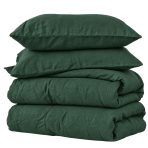 Linane voodipesu "Linen Dark Green". Voodipesu komplektid 150x210, 140x200 cm, 150x210 cm, 160x200 cm, 180x200 cm, 200x200 cm, 200x220 cm, 220x240 cm. Voodi kaetud tumerohelise linase voodipesuga kahe padjaga heledas interjööris. Linane voodipesu "Linen Dark Green". Voodipesu komplektid 150x210, 140x200 cm, 150x210 cm, 160x200 cm, 180x200 cm, 200x200 cm, 200x220 cm, 220x240 cm. Voodi kaetud tumerohelise linase voodipesuga kahe padjaga heledas interjööris.