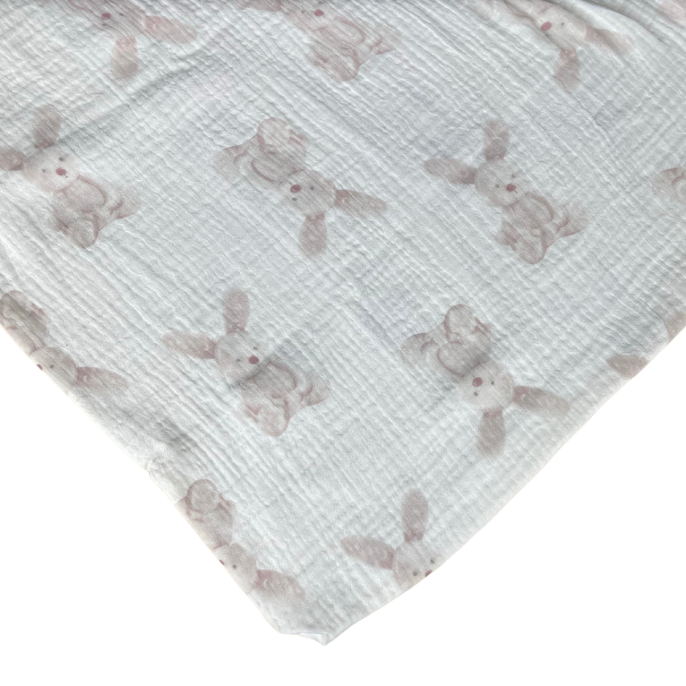 Musliinist voodipesu komplekt "Sweet Bunny Rest". Puuvillane voodipesu, 140x200 cm, 160x200 cm. Hele ja soe voodipesukomplekt, millel on väikesed, pehmed jänesed, luues hubase õhkkonna.