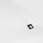 Padi „Familon Original Pillow“. Klassikaline valge padi sileda kangaga ja puhta disainiga familon
