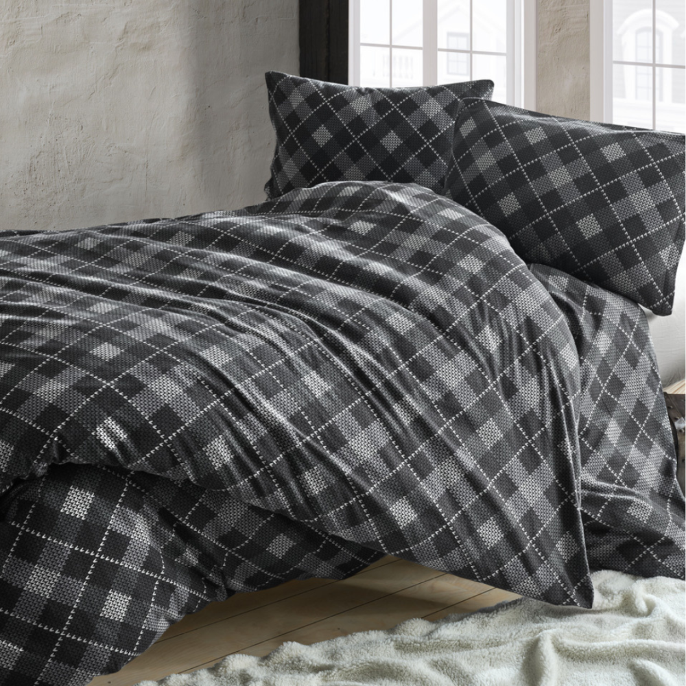 Voodipesu komplekt "Ask Flannel". Puuvillane voodipesu, 140x200 cm, 200x200 cm, 200x220 cm. Elegantne must voodipesu komplekt moodsa valge ruudukujundusega, mis tagab stiilse ja minimalistliku välimuse.