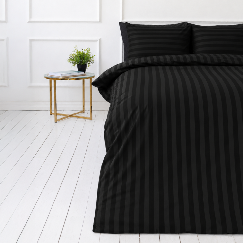 Voodipesu komplekt "Black Stripes". Must voodipesu, 140x200 cm, 150x200 cm, 160x200 cm, 180x200 cm, 200x200 cm, 200x220 cm. Klassikaline must voodipesu komplekt triibudega detailides, pakkudes ajatut ja rafineeritud esteetikat teie voodile