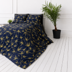 Voodipesu komplekt "Dawn Botanical". Voodipesu koos taimedega, 140x200 cm, 150x200 cm, 160x200 cm, 180x200 cm, 200x200 cm, 200x220 cm, 220x240 cm. Elegantsed tumesinised voodipesukomplektid keerukate kollaste oksade mustritega, ideaalne stiilseks ja rahulikuks magamistoaks.