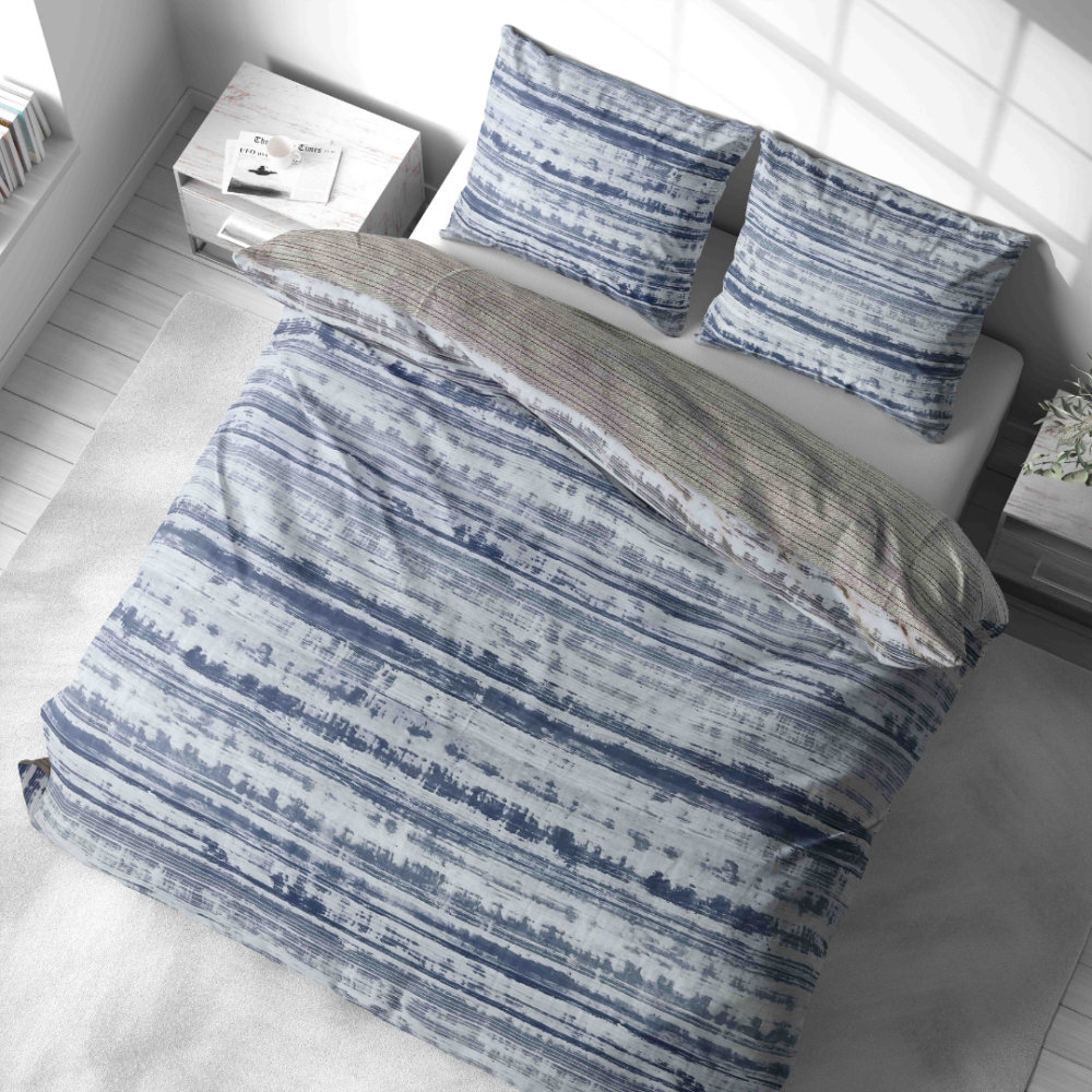 Voodipesu komplekt "Eden". Voodipesu komplektid 140x200, 140x200 cm, 160x200 cm, 200x200 cm, 200x220 cm. Tumesinine ja helesinine voodipesu, millel on erineva laiusega horisontaalsed jooned stiilse, mitmekihilise kujunduse jaoks.