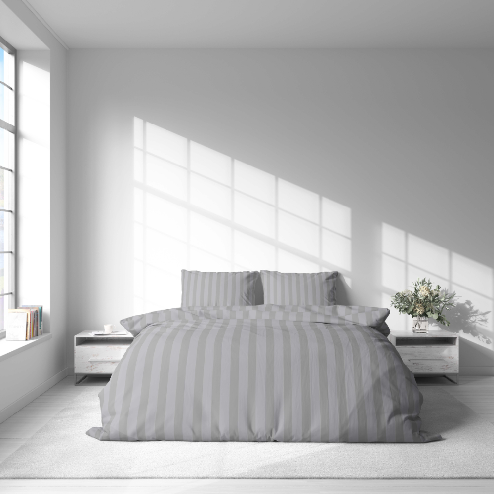 Voodipesu komplekt "Grey Stripes". Voodipesu komplektid 140x200, 140x200 cm, 160x200 cm, 200x200 cm, 200x220 cm. Pehme halli värvi voodipesukomplekt klassikalise triibumustriga, mis sobib ideaalselt rafineeritud ja hubasesse magamistuppa.