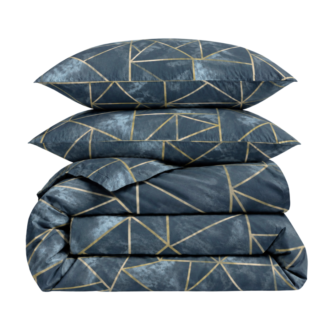 Voodipesu komplekt „Isolde“. Mustriline voodipesu, 140x200 cm, 150x210 cm, 160x200 cm, 180x200 cm, 200x200 cm, 200x220 cm, 220x240 cm. Tumesinine voodipesukomplekt kuldsete geomeetriliste joontega Voodipesu komplekt „Isolde“. Mustriline voodipesu, 140x200 cm, 150x210 cm, 160x200 cm, 180x200 cm, 200x200 cm, 200x220 cm, 220x240 cm. Tumesinine voodipesukomplekt kuldsete geomeetriliste joontega