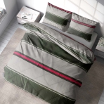 Voodipesu komplekt "Linear". Voodipesu komplektid 160x200, 140x200 cm, 150x200 cm, 160x200 cm, 180x200 cm, 200x200 cm, 200x220 cm. Stiilne voodipesukomplekt tumerohelise, halli ja roosaga, millel on horisontaalsed paksud triibud, mis loovad kaasaegse ja kutsuva magamistoa välimuse.