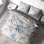 Voodipesu komplekt "Melody". Voodipesu komplektid 140x200, 140x200 cm, 200x200 cm, 200x220 cm. Elegantne valge voodipesu komplekt, mis on kaunistatud õrnade siniste ja hallide lilledega ja sobib suurepäraselt rahustavaks magamistoa sisustuseks.