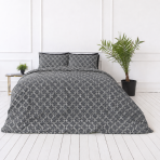 Voodipesu komplekt "Morocco grey". Hall voodipesu, 140x200 cm, 150x200 cm, 160x200 cm, 180x200 cm, 200x200 cm, 200x220 cm, 220x240 cm. Hallikasmust voodipesu disain elegantse valge ornamentmustriga Voodipesu komplekt "Morocco grey". Hall voodipesu, 140x200 cm, 150x200 cm, 160x200 cm, 180x200 cm, 200x200 cm, 200x220 cm, 220x240 cm. Hallikasmust voodipesu disain elegantse valge ornamentmustriga