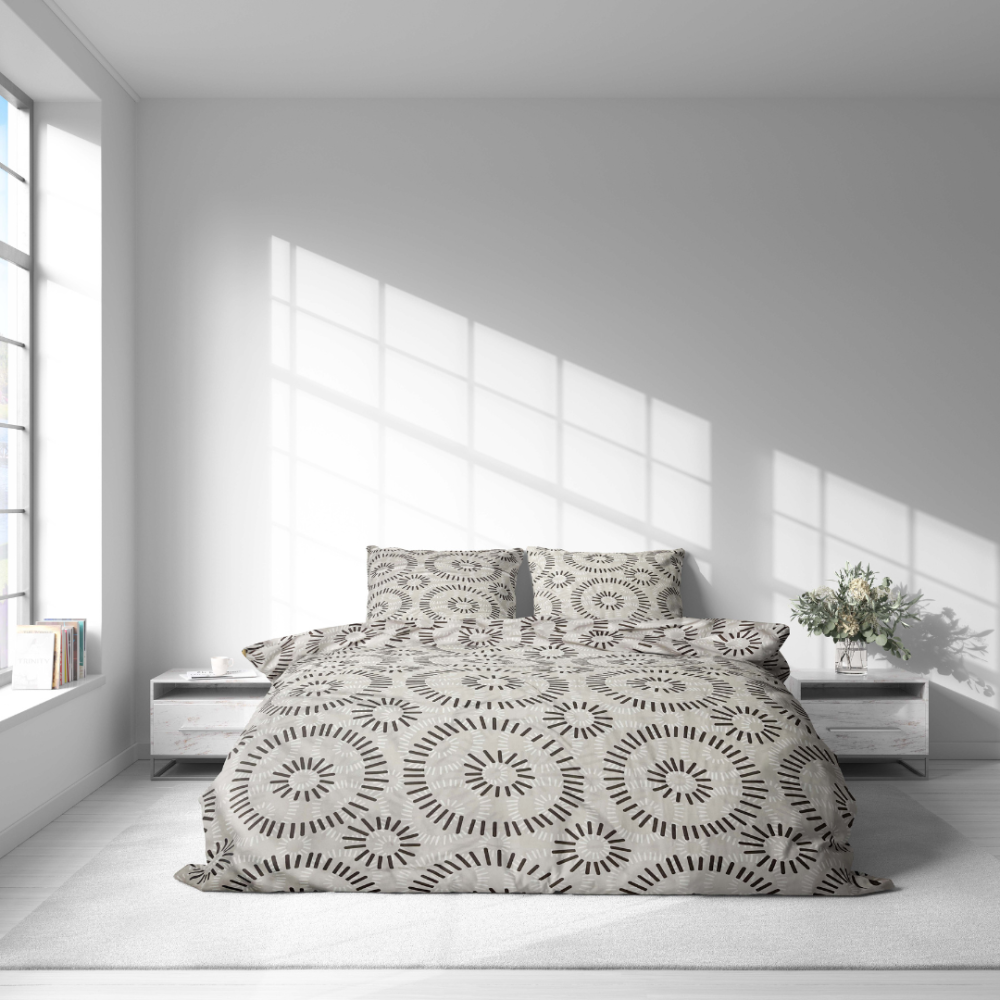 Voodipesu komplekt "Round Robin". Voodipesu komplektid 140x200, 140x200 cm, 200x200 cm, 200x220 cm. Valge ja musta värvi voodikomplekt sümmeetriliste ringikujuliste mustritega.