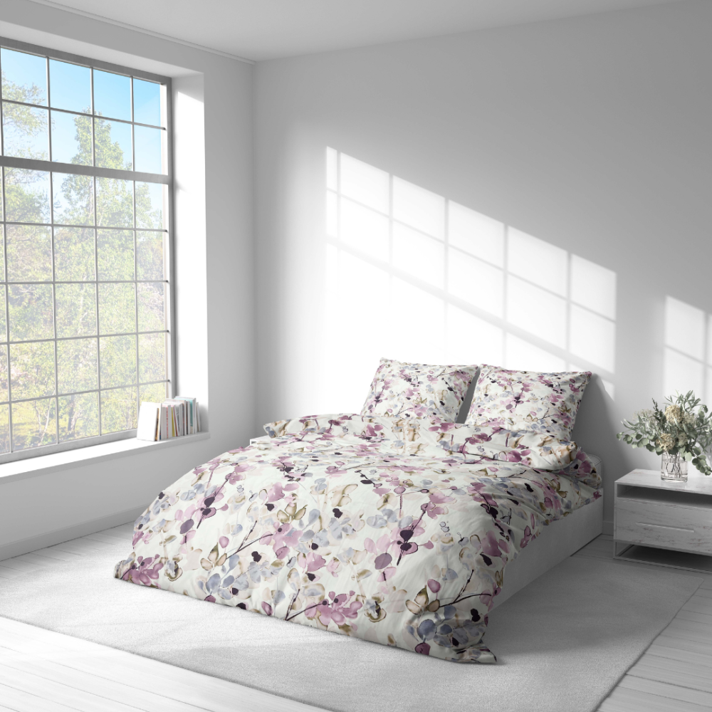 Voodipesu komplekt "Serene Leaves". Voodipesu komplektid 140x200, 140x200 cm, 200x200 cm, 200x220 cm. Voodikomplekt hallikasroheliste lehtede mustriga valgel taustal.