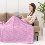 Pleed „Marshmallow Lily fleece blanket“. Pleedid, 200x220 cm. Triibuline pehme pleed roosakas-lillaka tooniga, sobib hubaseks puhkuseks