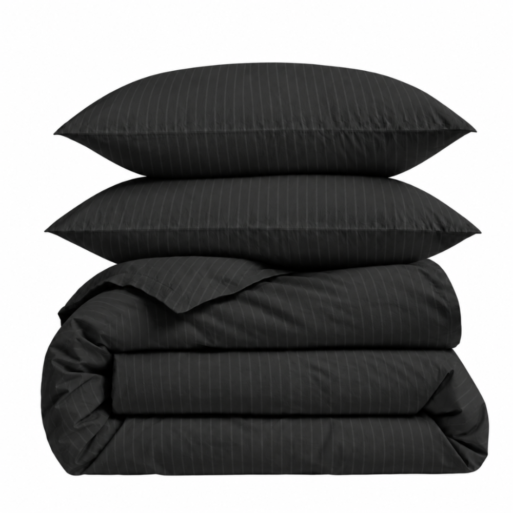 Premium satiinist voodipesu komplekt "Black Stripe Sateen“. Mako satiin voodipesu, 140x200 cm, 200x200 cm. Must voodipesu komplekt kitsaste toon-toon triipudega. Premium satiinist voodipesu komplekt "Black Stripe Sateen“. Mako satiin voodipesu, 140x200 cm, 200x200 cm. Must voodipesu komplekt kitsaste toon-toon triipudega.