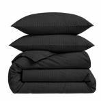 Premium satiinist voodipesu komplekt "Black Stripe Sateen“. Mako satiin voodipesu, 140x200 cm, 200x200 cm. Must voodipesu komplekt kitsaste toon-toon triipudega. Premium satiinist voodipesu komplekt "Black Stripe Sateen“. Mako satiin voodipesu, 140x200 cm, 200x200 cm. Must voodipesu komplekt kitsaste toon-toon triipudega.