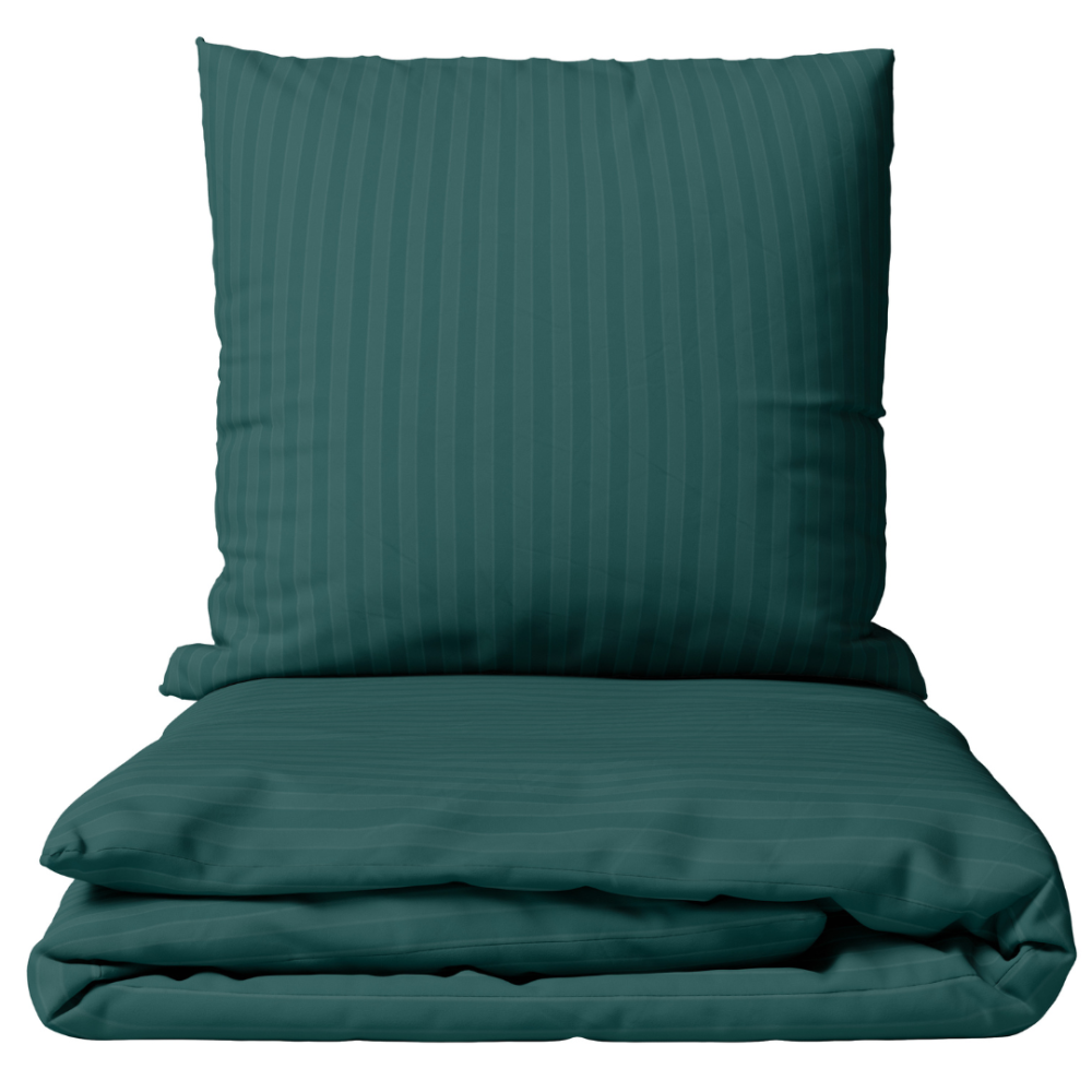 Premium satiinist voodipesu komplekt "Green Stripe Satin“. Satiinist voodipesu, 140x200 cm, 200x200 cm. Tume roheline voodipesu komplekt peente vertikaalsete triipudega.
