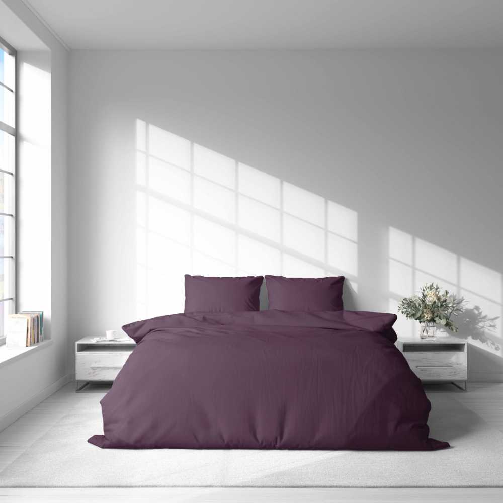 Premium satiinist voodipesu komplekt "Plum glow". Satiinist voodipesu, 140x200 cm, 200x200 cm, 200x220 cm, 220x240 cm. Subtillne tumedat lilla voodipesu komplekt, mis sobib ideaalselt igasse interjööri.