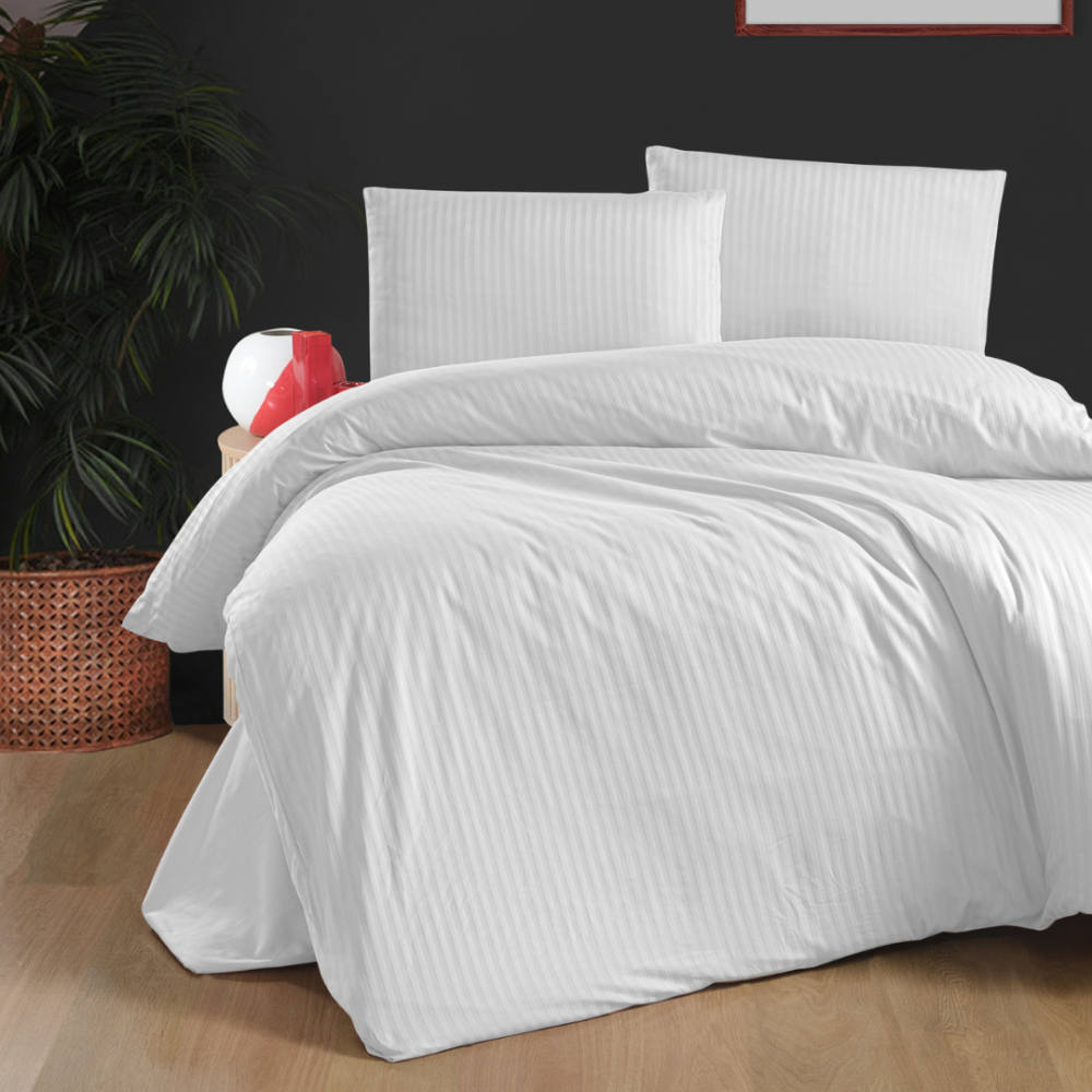 Premium satiinist voodipesu komplekt "White Stripe". Satiinist voodipesu, 140x200 cm, 200x200 cm, 200x220 cm. Valge voodipesu komplekt, mida kaunistab elegantne lineaarne muster, mis on ajatu atraktiivsus.