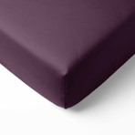 Satiinist voodilina „Plum glow“. Voodilina, 150x220 cm, 200x220 cm, 220x260 cm. Elegantne ploomivärvi lina, täiuslik lisamaks su voodipesule sügavat ja elavat värvi.