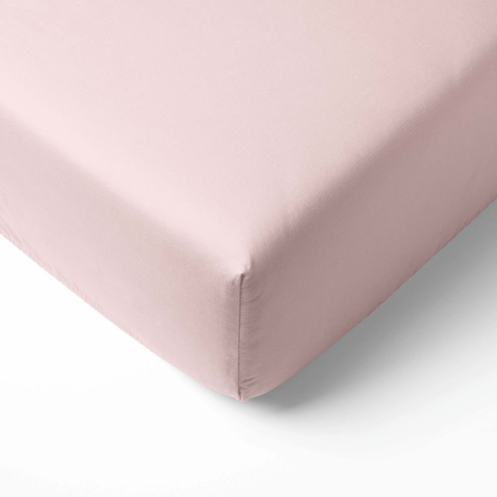 Satiinist voodilina „Classic pink flat sheet“, 150x220 cm, 200x220 cm, 220x240 cm. Pastelne heleroosa minimalistliku disainiga voodilina
