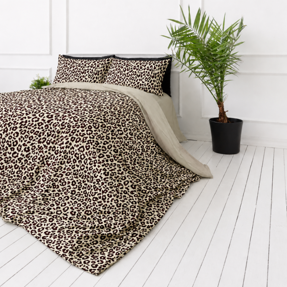 Satiinist voodipesukomplektid "Exotic Leopard". Mustriline voodipesu, 140x200 cm, 200x200 cm, 200x220 cm. Liivakarva voodipesukomplekt mustjaspruunide leopardimotiividega Satiinist voodipesukomplektid "Exotic Leopard". Mustriline voodipesu, 140x200 cm, 200x200 cm, 200x220 cm. Liivakarva voodipesukomplekt mustjaspruunide leopardimotiividega