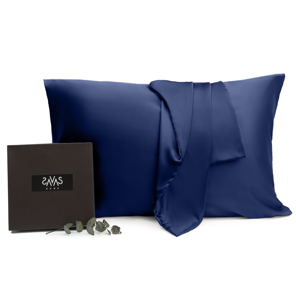 Siidist padjapüür "Indigo". Siidist padjapüürid. Tumesinine siidist padjapüür, sile ja elegantne, mõeldud jahedaks ja luksuslikuks uneelamuseks.