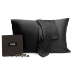 Siidist padjapüür "Obsidian Silk". Siidist padjapüürid. Must siidist padja kate elegantselt läikega, mis lisab luksust ja rafineeritust.