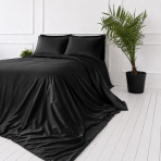 Siidist voodipesu komplekt "Onyx Silk". Ühevärviline voodipesu, 200x220 cm. Minimalistlik must satiinist voodipesukomplekt, mis kiirgab luksust ja õrna siiditekstuuri. Siidist voodipesu komplekt "Onyx Silk". Ühevärviline voodipesu, 200x220 cm. Minimalistlik must satiinist voodipesukomplekt, mis kiirgab luksust ja õrna siiditekstuuri.