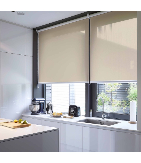 Pimendavad rulood „Roll beige blackout“. Kardinad