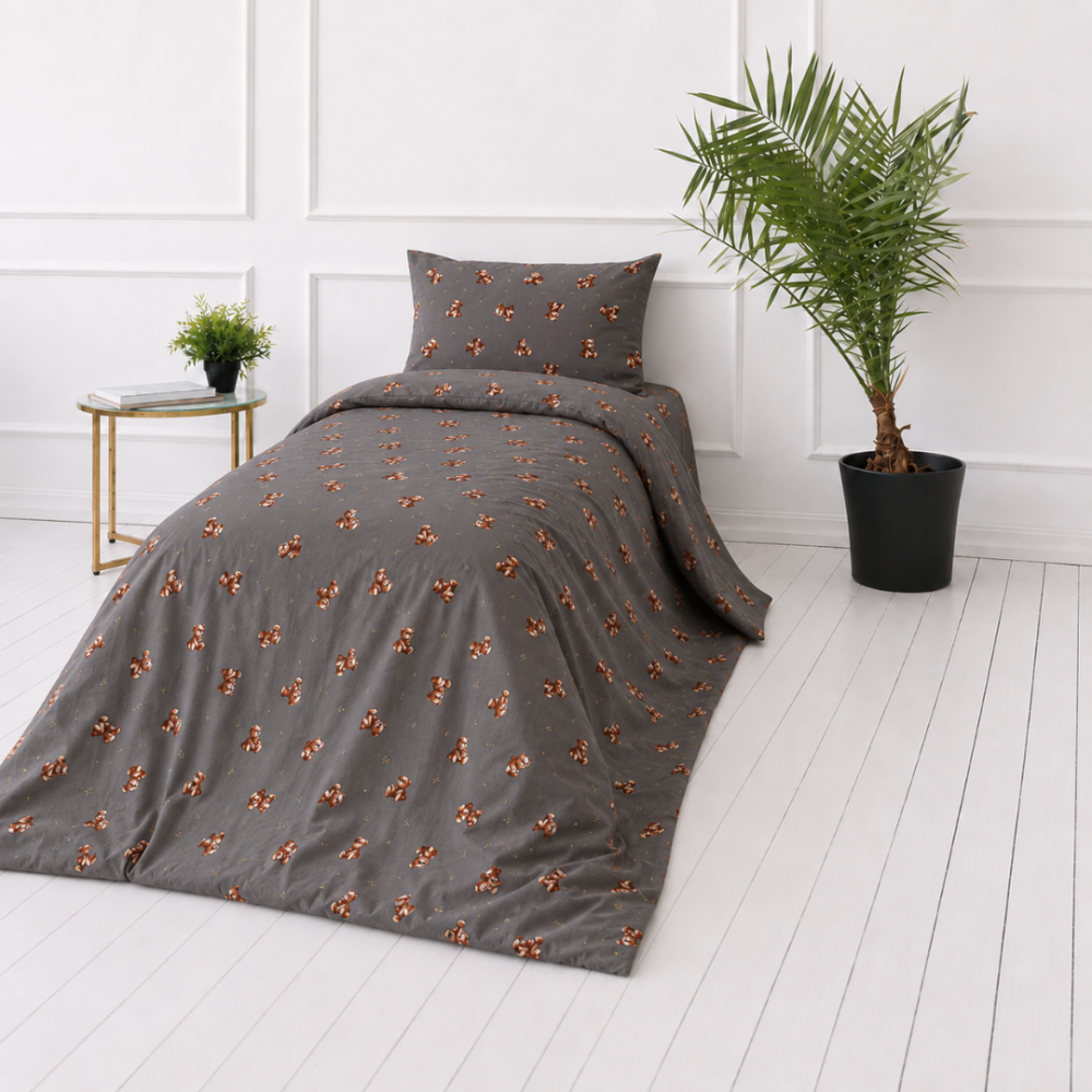 Laste voodipesukomplekt "Bear". Flanell voodipesu, 100x140 cm, 140x200 cm, 150x200 cm, 160x200 cm. Tume hallikaspruun voodipesu pruunide kaisukarude ja täppidega Laste voodipesukomplekt "Bear". Flanell voodipesu, 100x140 cm, 140x200 cm, 150x200 cm, 160x200 cm. Tume hallikaspruun voodipesu pruunide kaisukarude ja täppidega