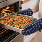 Pajakinnas "Midnight Grid glove". Ahjukindad. Puuvillane ahjukinnas tumesinise ja valge ruudumustriga