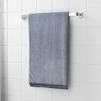 Vannitoa rätik „Grey Streaks“. Rätikud, 70x140 cm. Modernne helehall rätik, millel on elegantsed triibud.