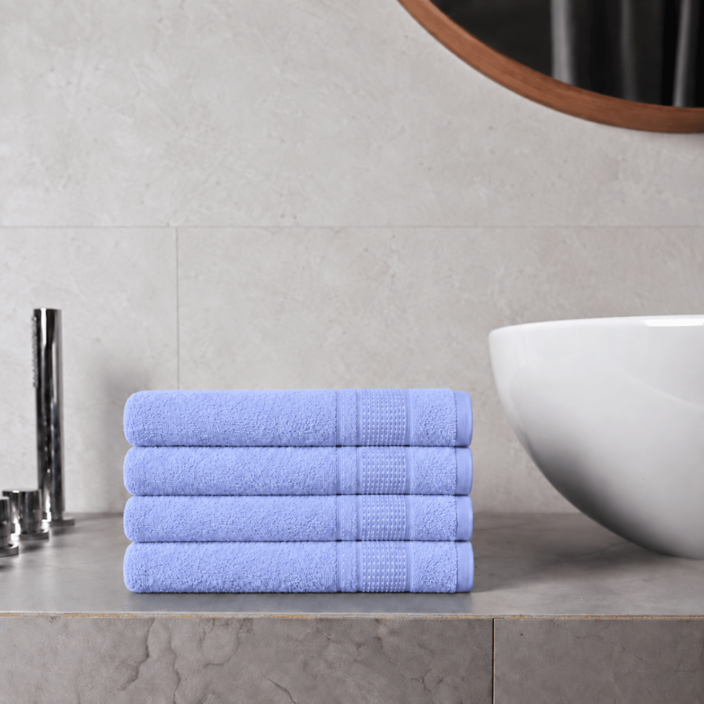 Vannitoa rätik „Royal Lilac towel“, 70x140 cm. Pehme sinise tooniga vannirätik dekoratiivse triibulise äärisega. Vannitoa rätik „Royal Lilac towel“, 70x140 cm. Pehme sinise tooniga vannirätik dekoratiivse triibulise äärisega.
